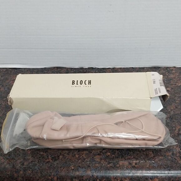 Capezio Skirt and 2 Pairs of Ballet Slippers...5 & 6.5 With S/P Skirt...EUC - Picture 7 of 9